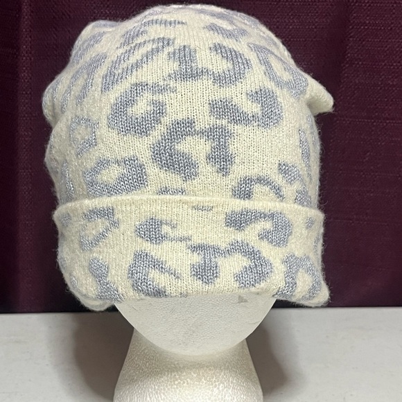 UR Powered Wool Blend Winter Beanie Hat - Picture 5 of 7